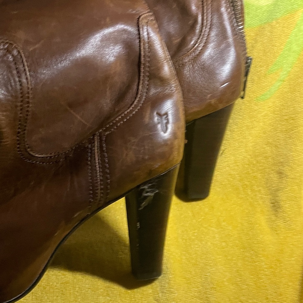 FRYE AND CO. Tan Heeled Boots extended calf - Picture 2 of 9